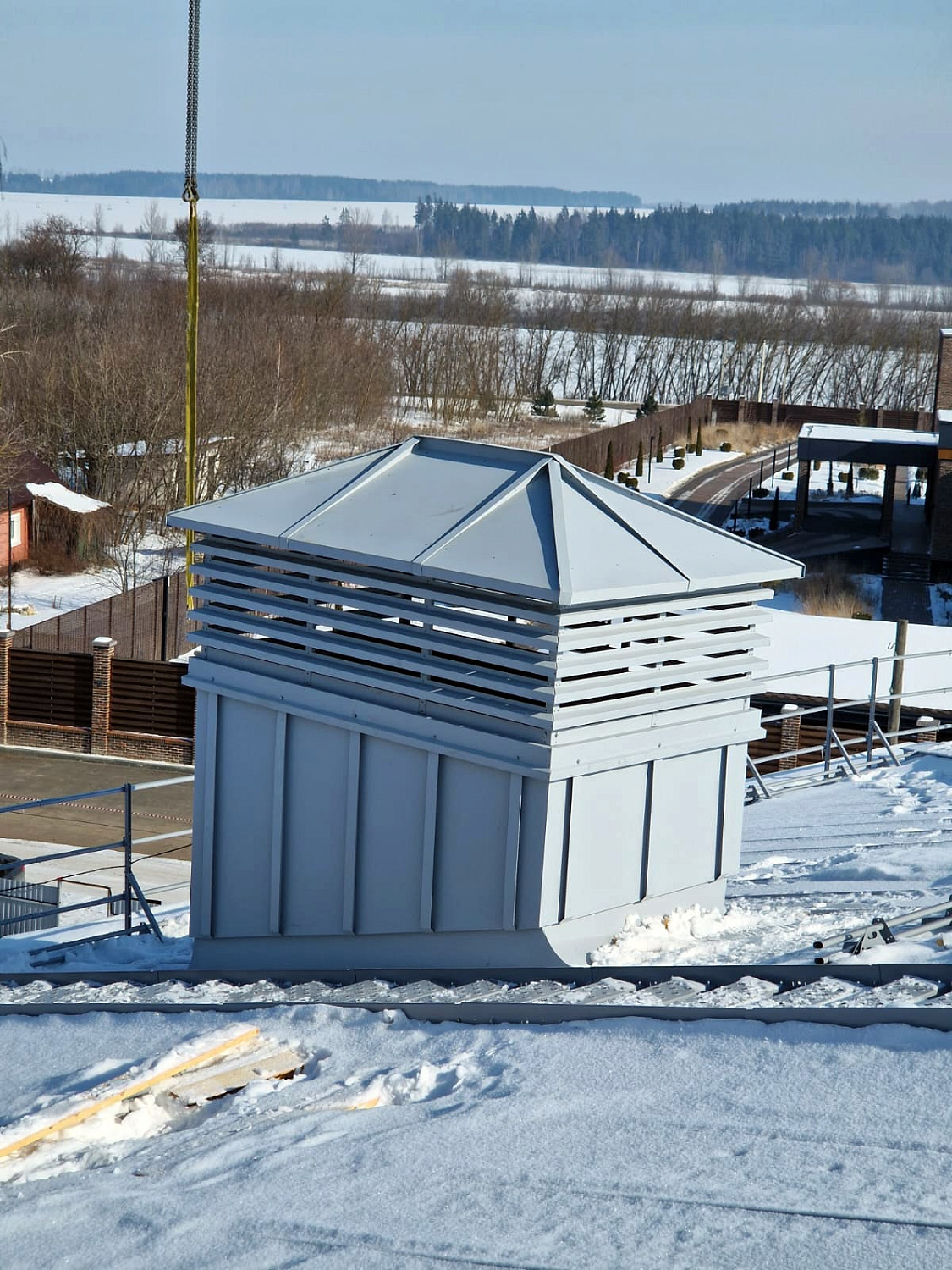 Восстановление примыкания кровли вокруг вентвыхода и монтаж дымника