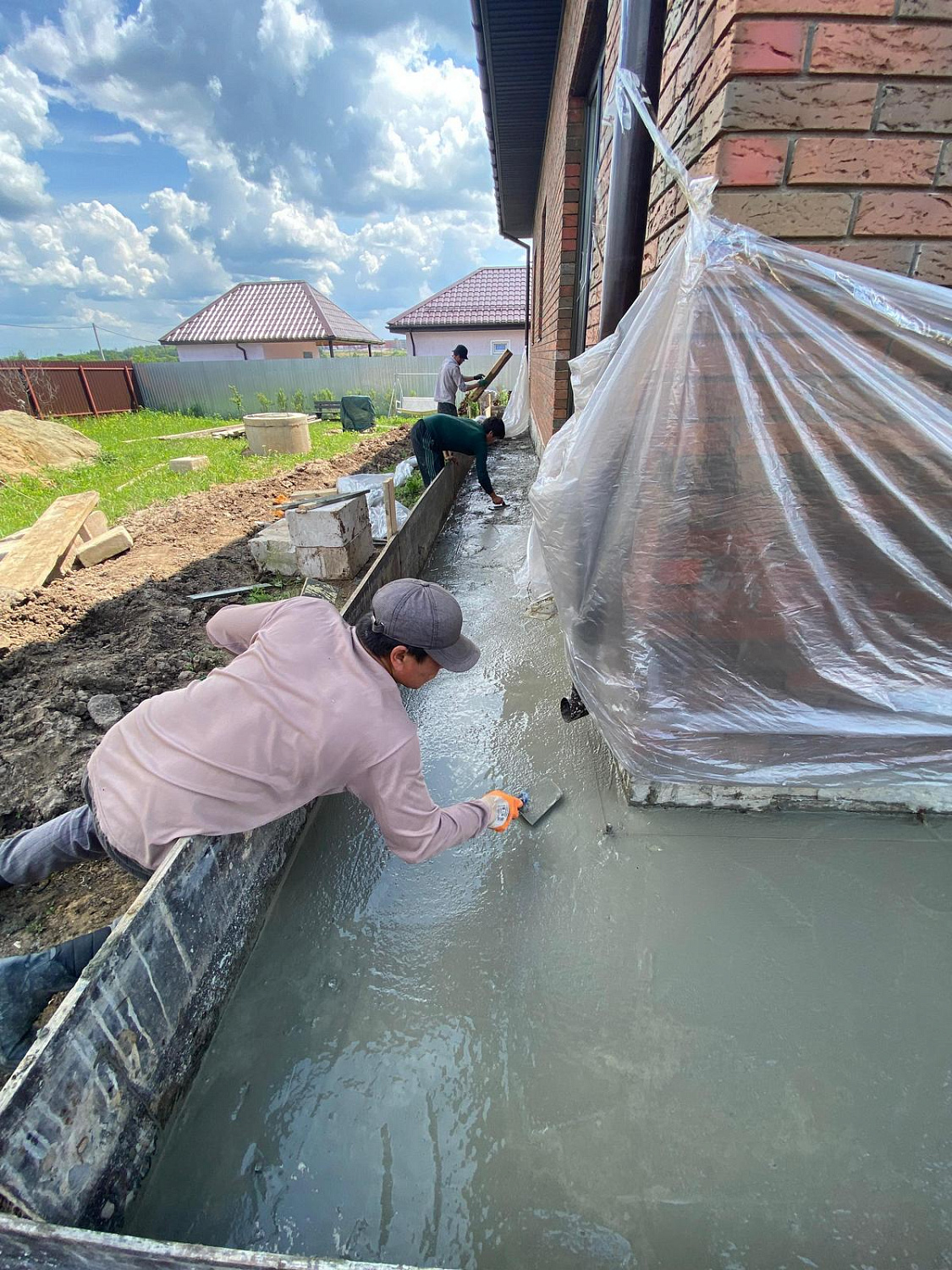 Монтаж бетонной отмостки 44 п.м.