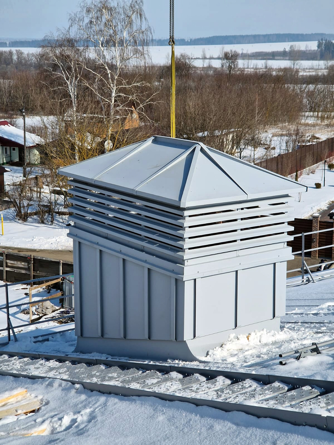 Восстановление примыкания кровли вокруг вентвыхода и монтаж дымника