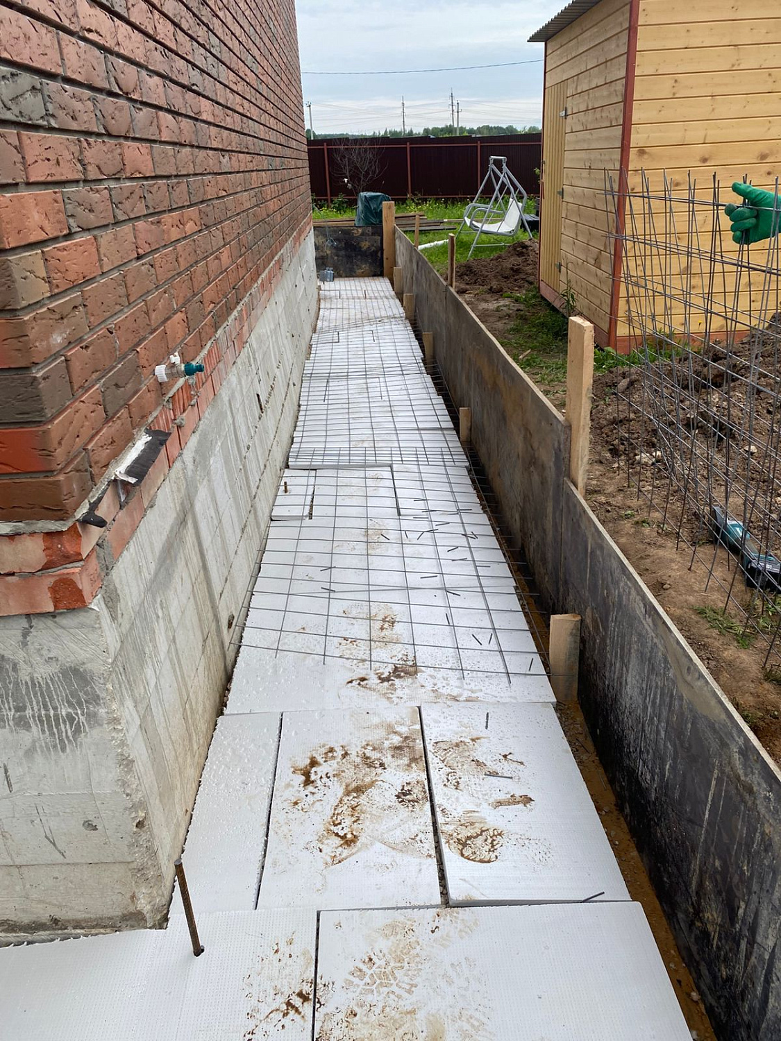 Монтаж бетонной отмостки 44 п.м.